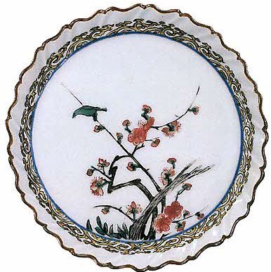 梅鶯唐草文捻輪花皿