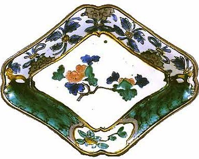 栗枝図花束文隅入菱形皿