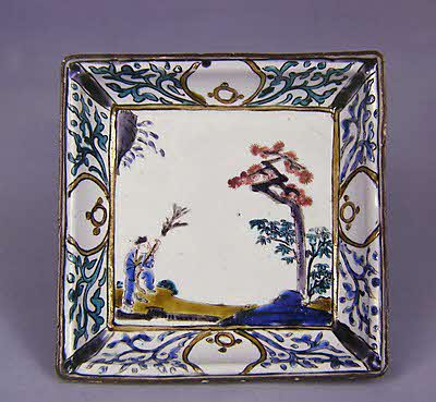 松に箒人物図角皿