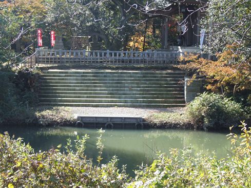 大聖寺藩邸河道跡及び北面石垣の写真