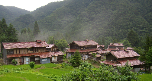 加賀東谷伝統的建造物群保存地区の大土町の風景の写真